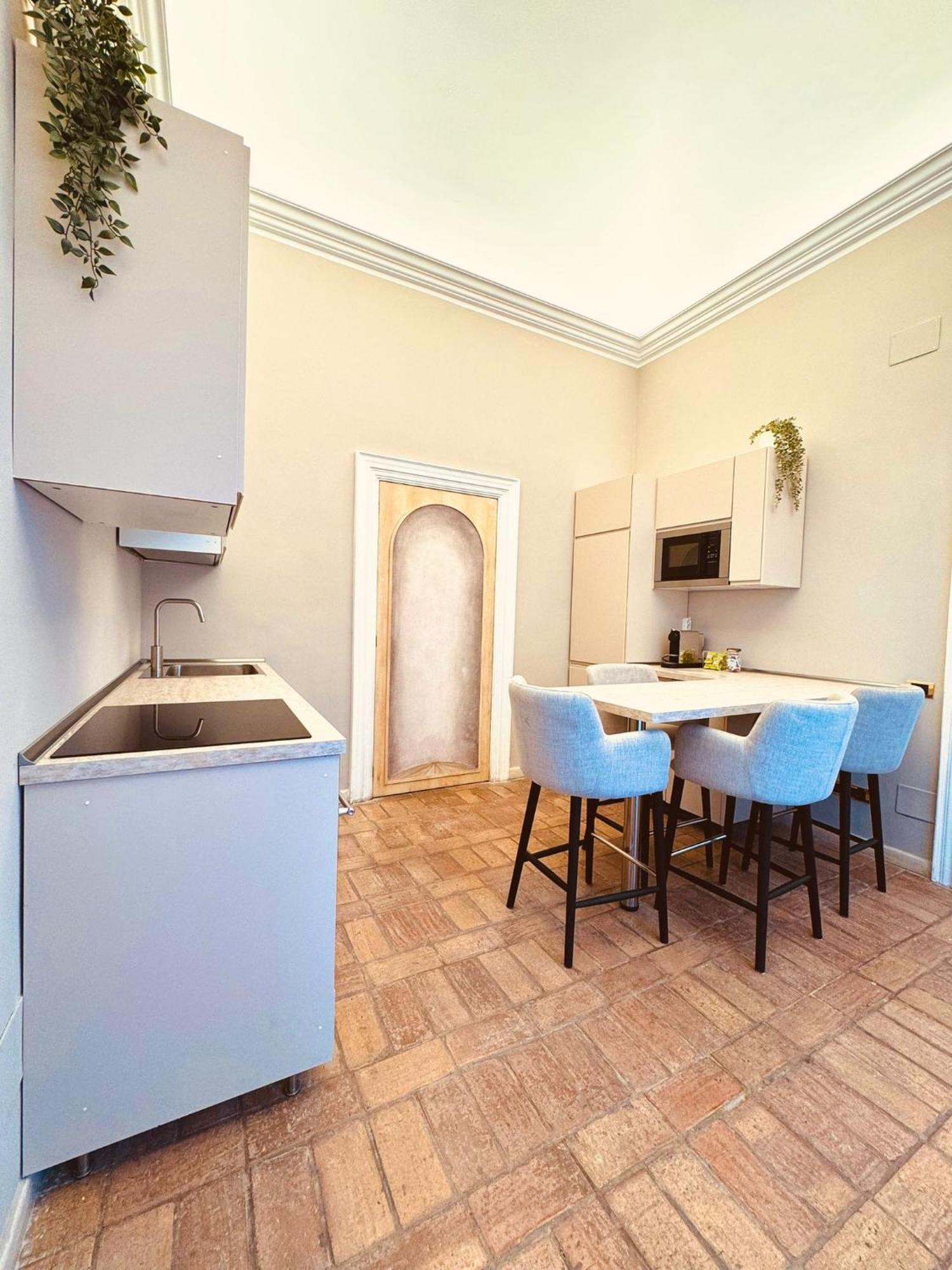Lux Apartment Cavour Rome Buitenkant foto